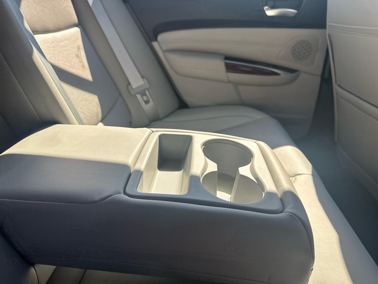 2015 Acura TLX Technology photo 37