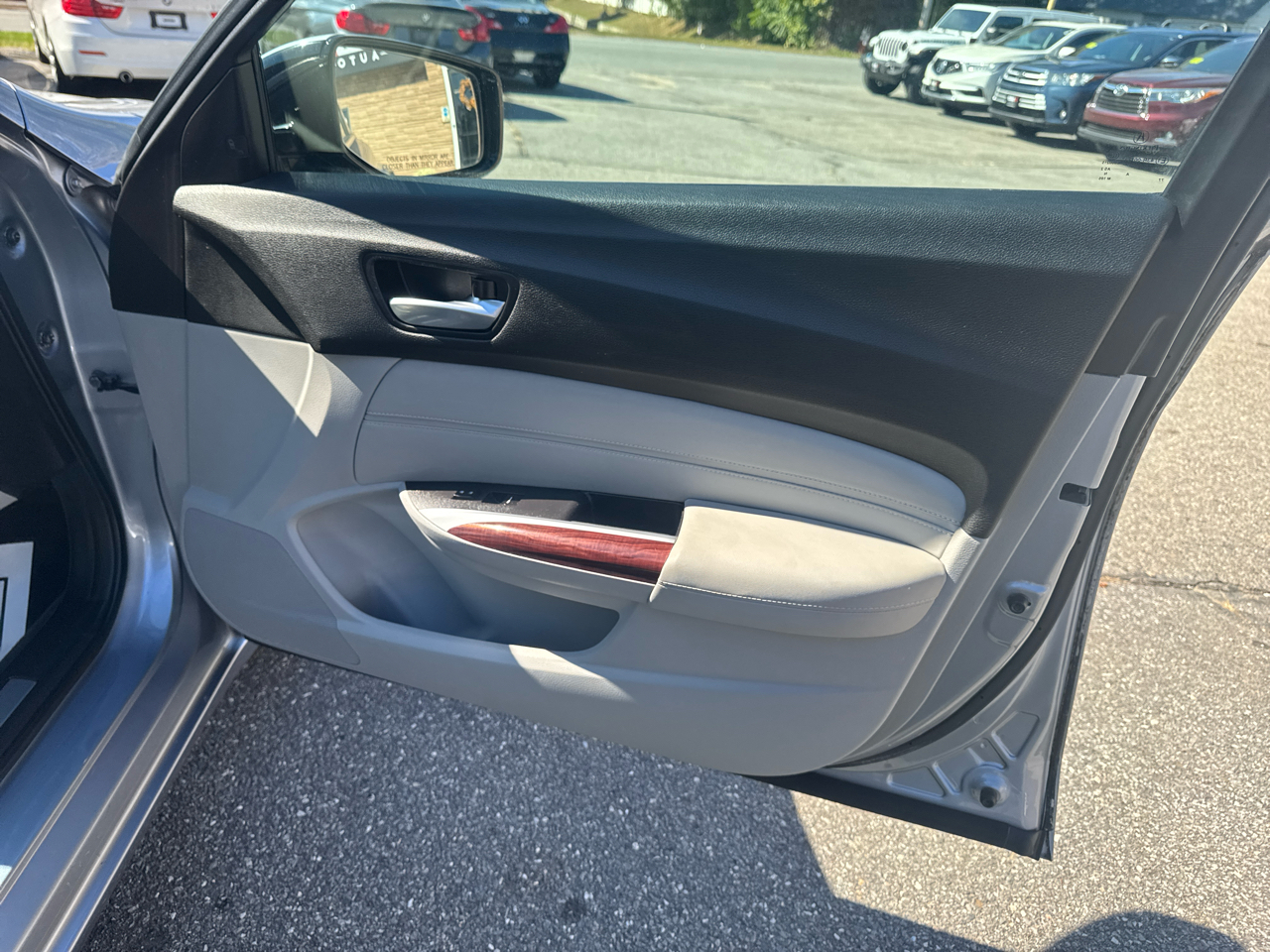2015 Acura TLX Technology photo 39