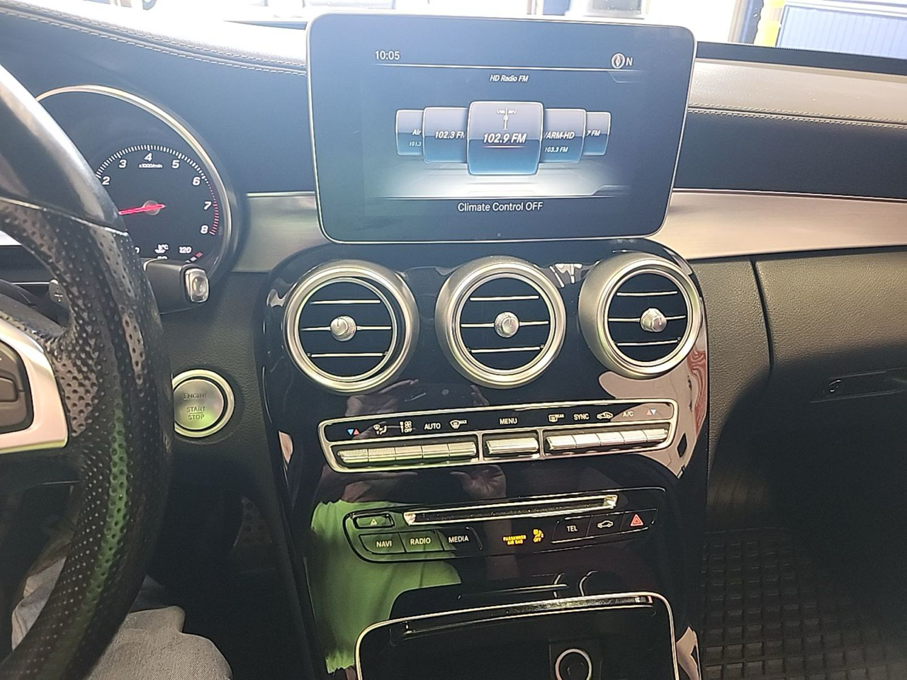 2015 Mercedes Benz C 400 photo 8