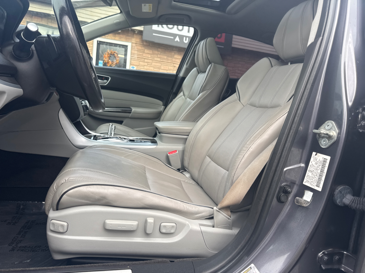 2018 Acura TLX Technology photo 2