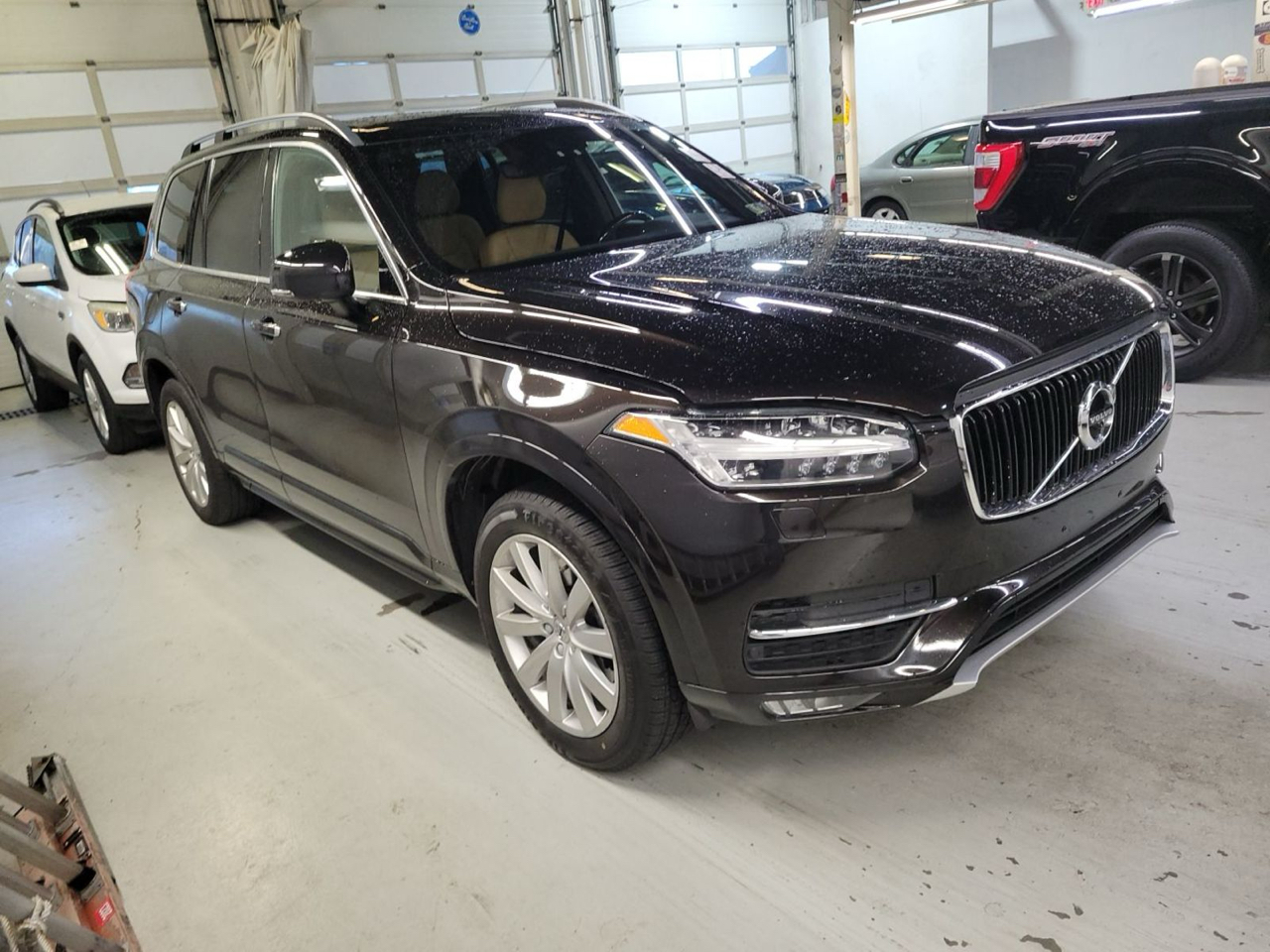 2016 Volvo XC90 Momentum photo 3