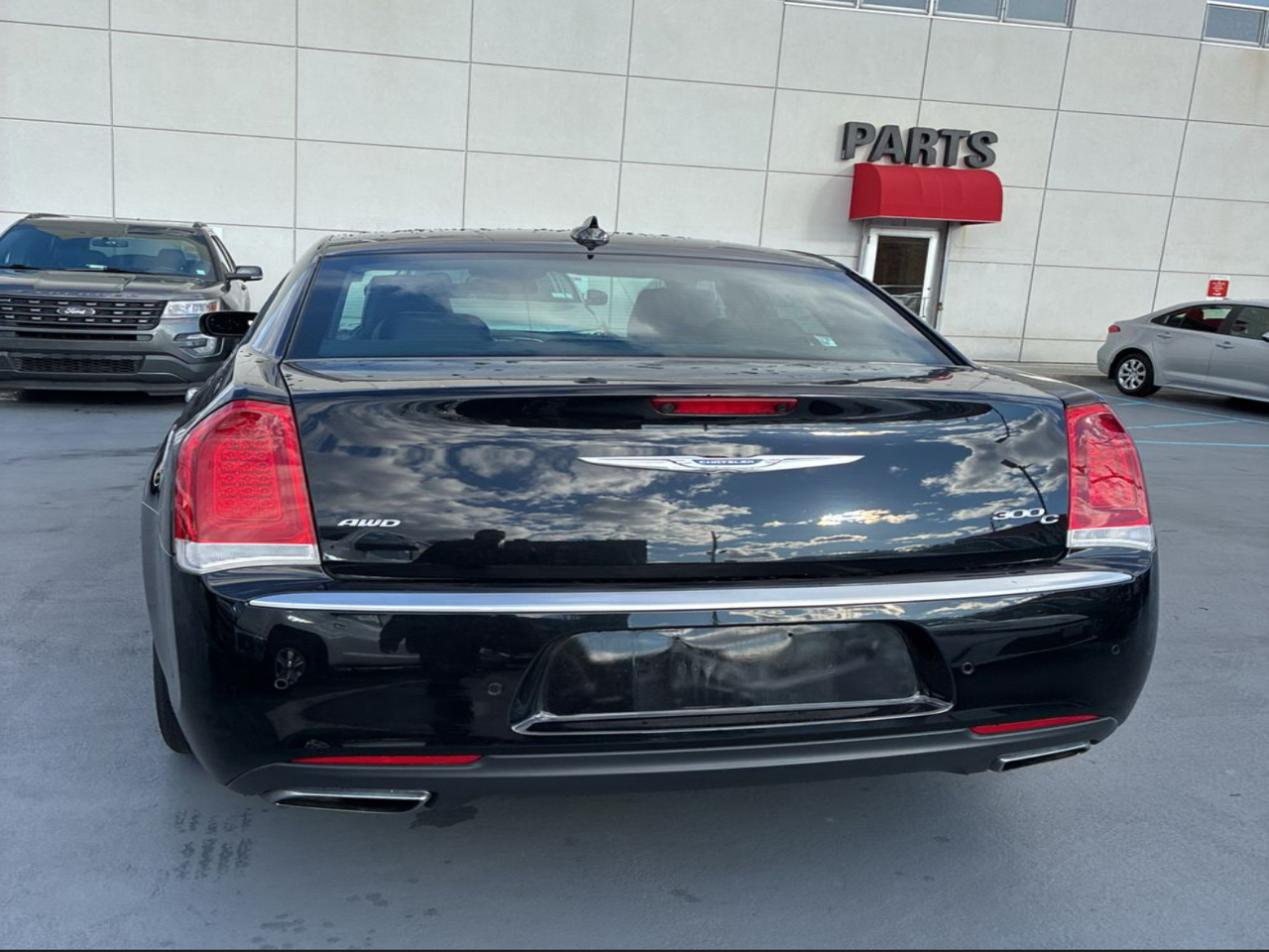 2016 Chrysler 300 Luxury Platinum photo 2