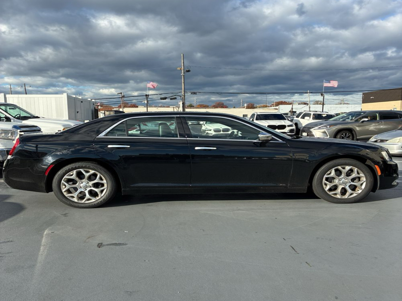 2016 Chrysler 300 Luxury Platinum photo 3