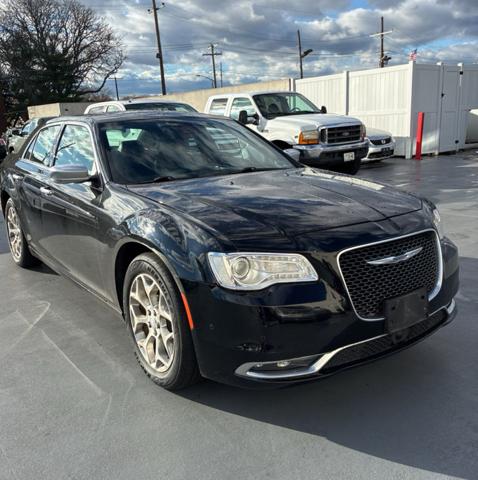 2016 Chrysler 300 Luxury Platinum photo 4