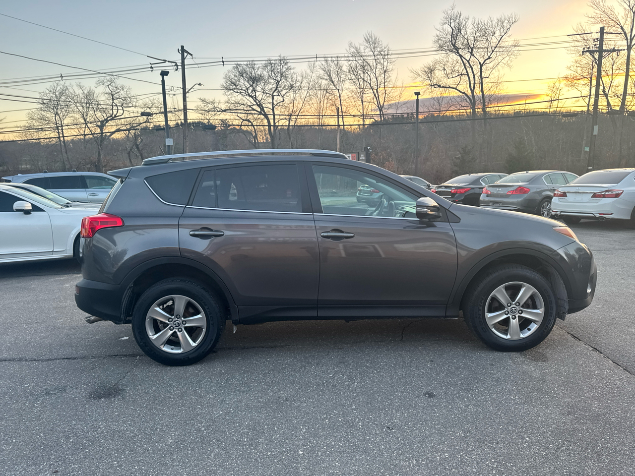 Toyota RAV4  2015