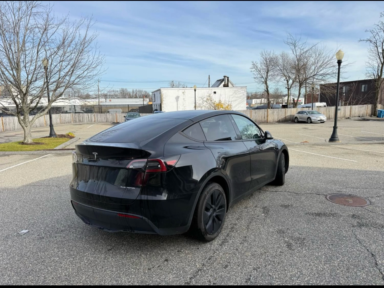 Tesla Model Y  2024