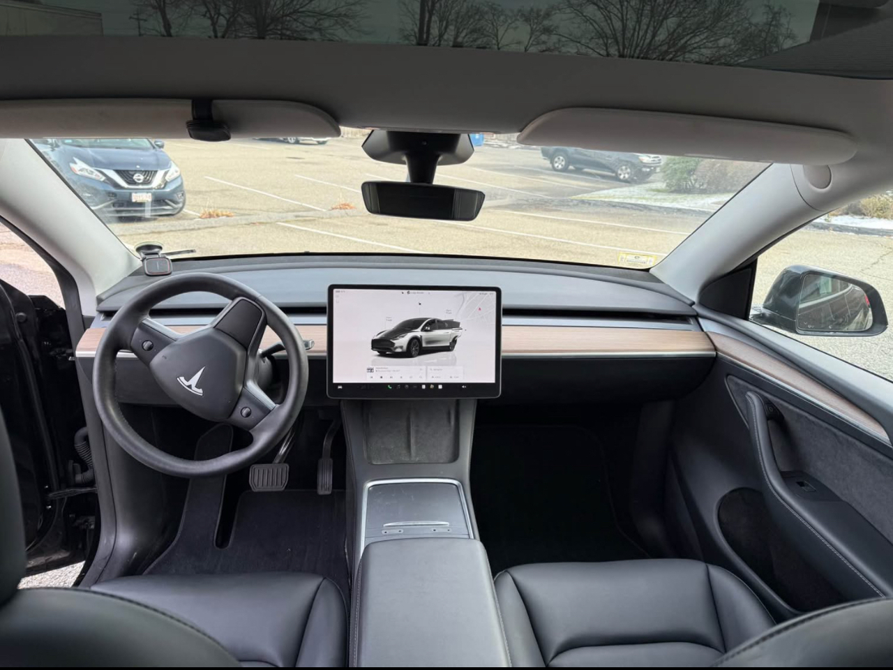 Tesla Model Y  2024