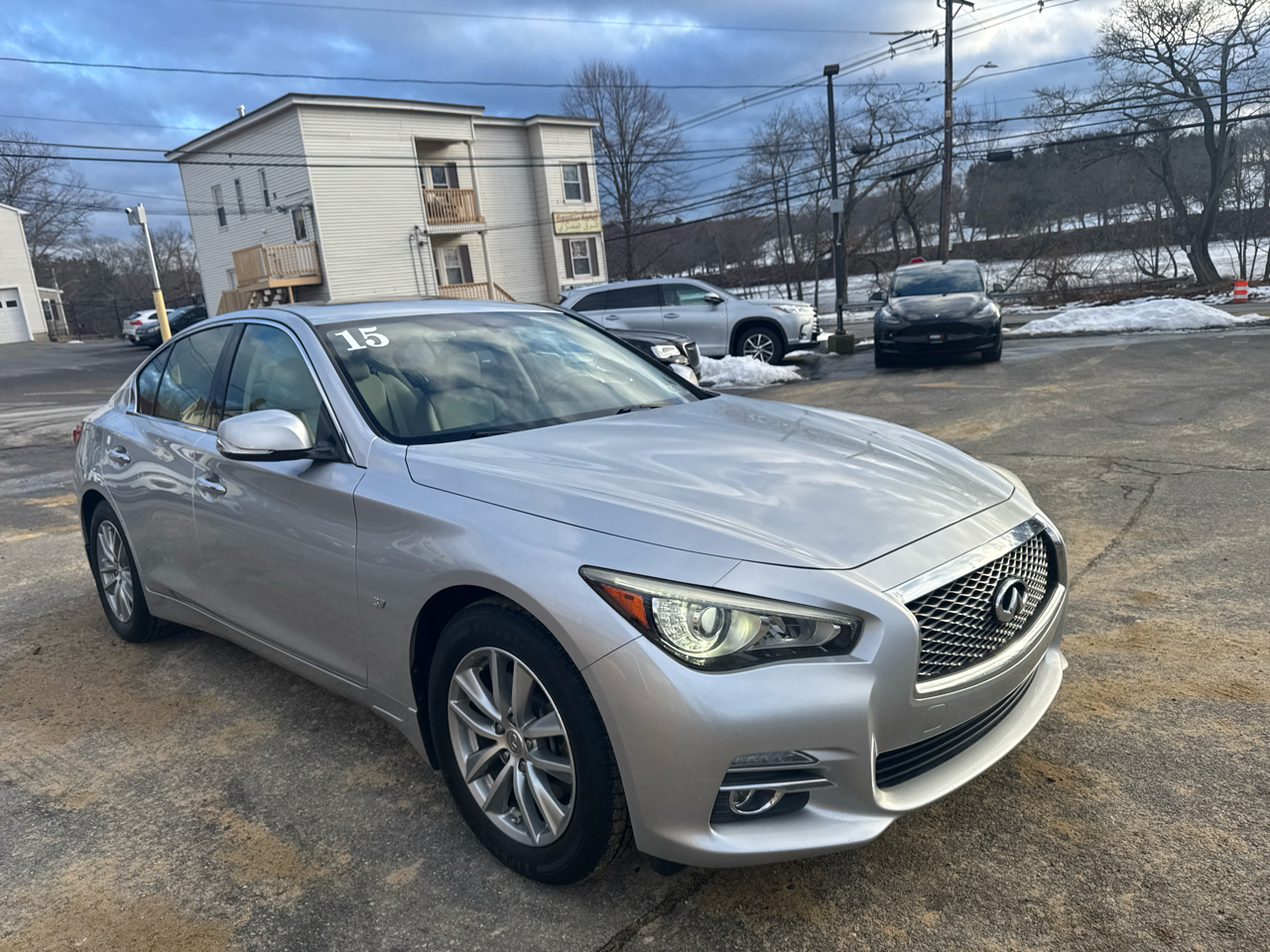 Infiniti Q50  2015