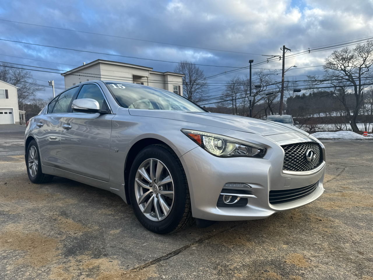 Infiniti Q50  2015