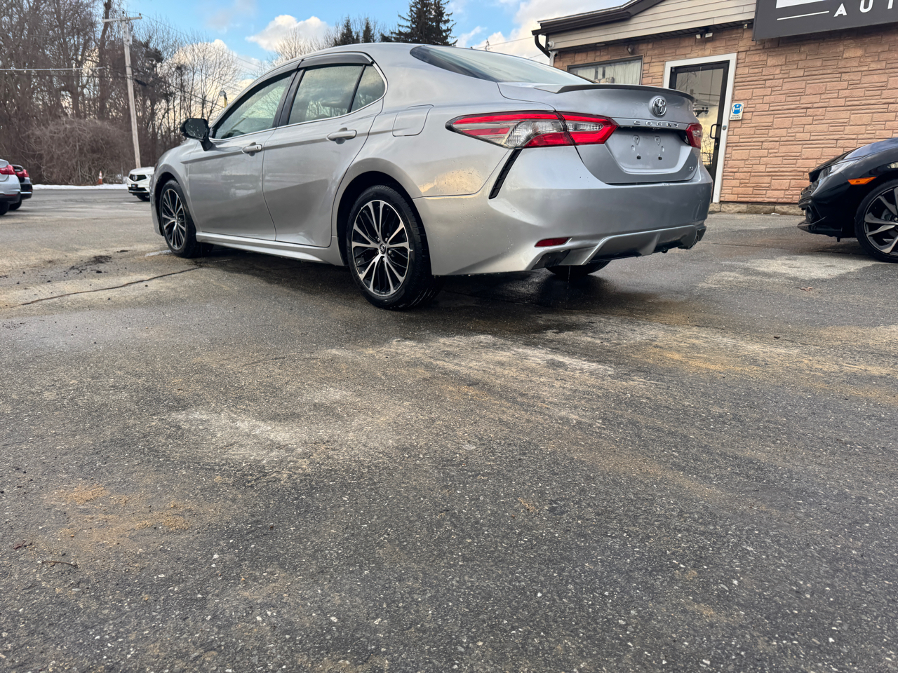 Toyota Camry  2018