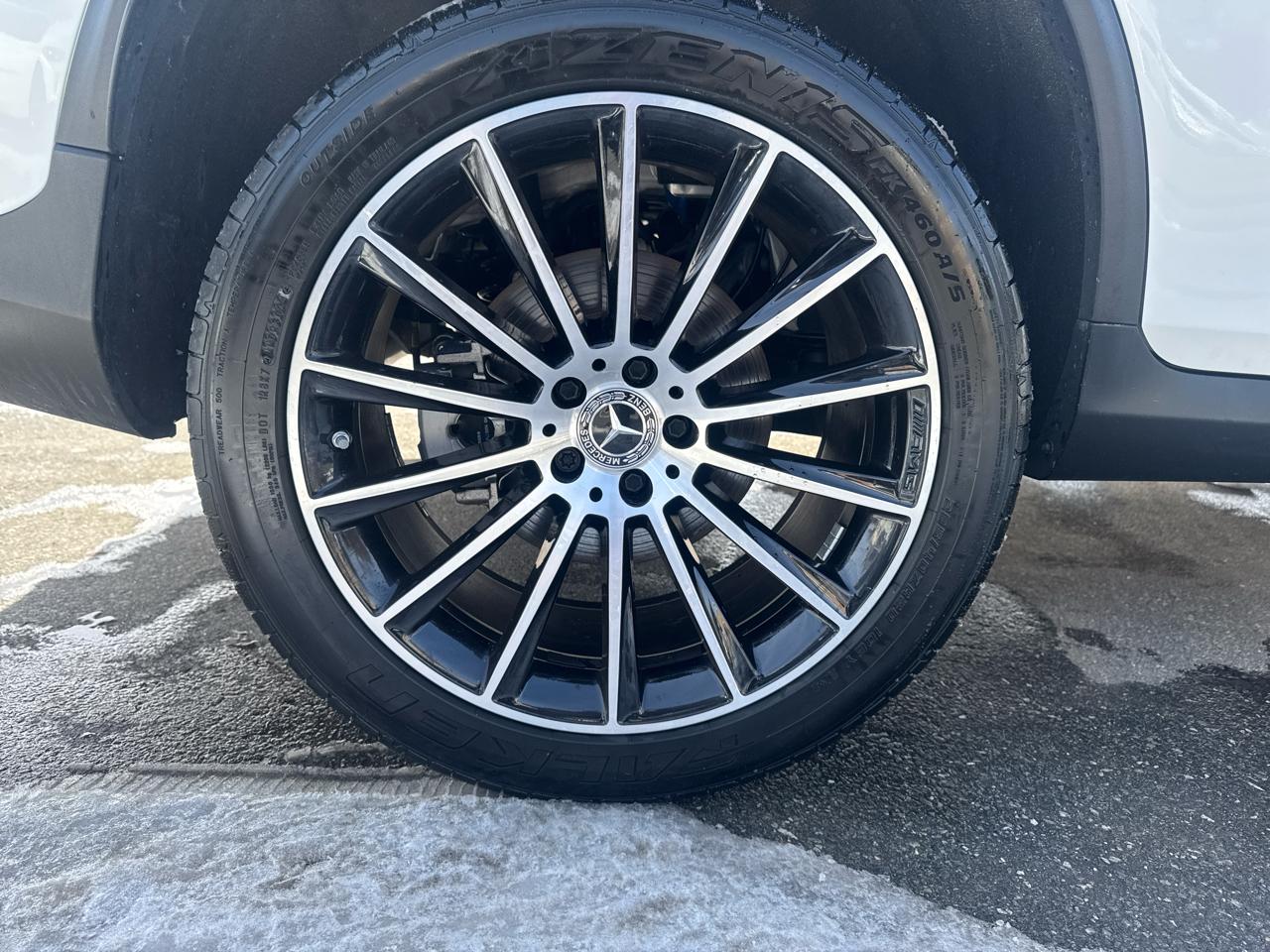 Mercedes-Benz GLC  2023