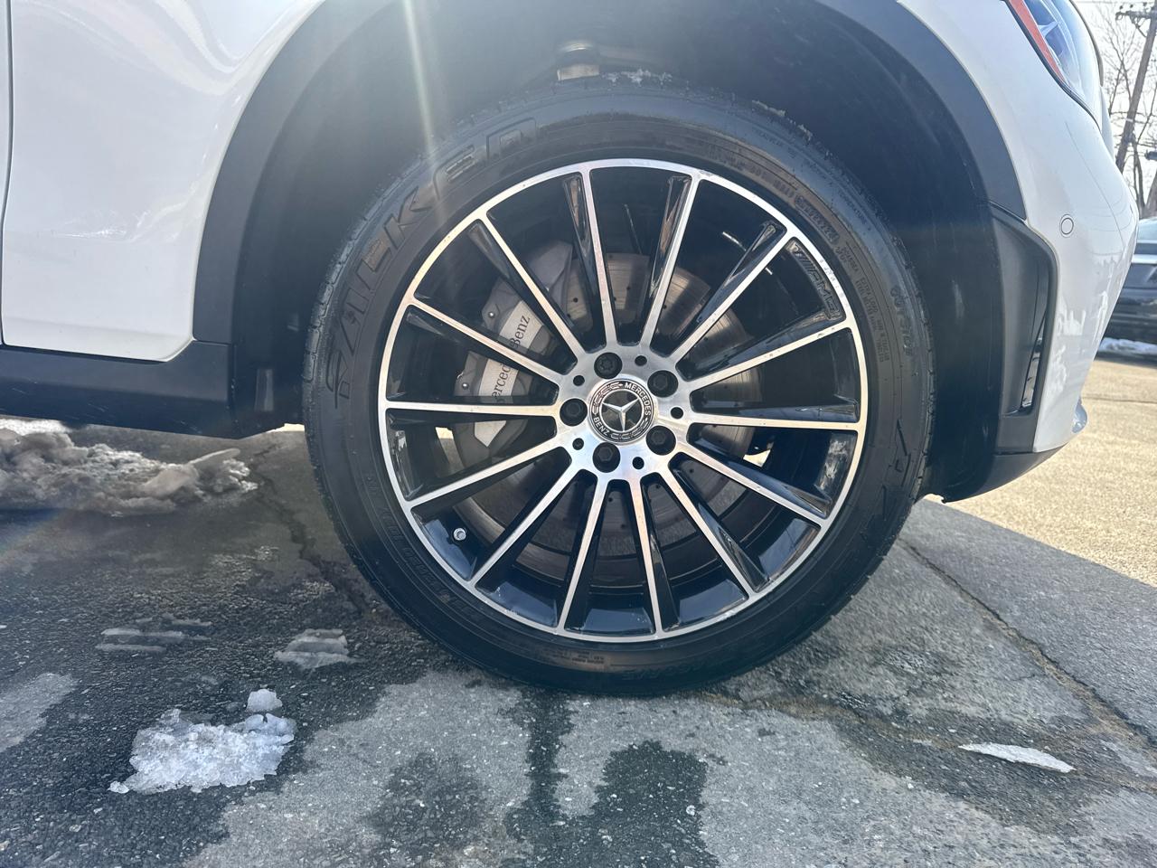 Mercedes-Benz GLC  2023