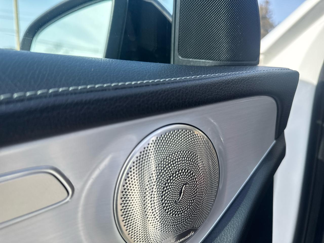 Mercedes-Benz GLC  2023