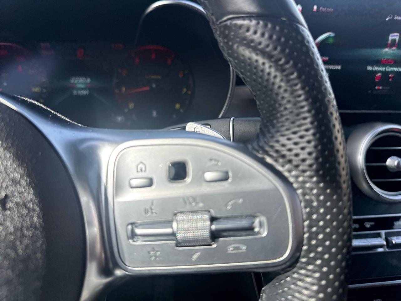 Mercedes-Benz GLC  2023