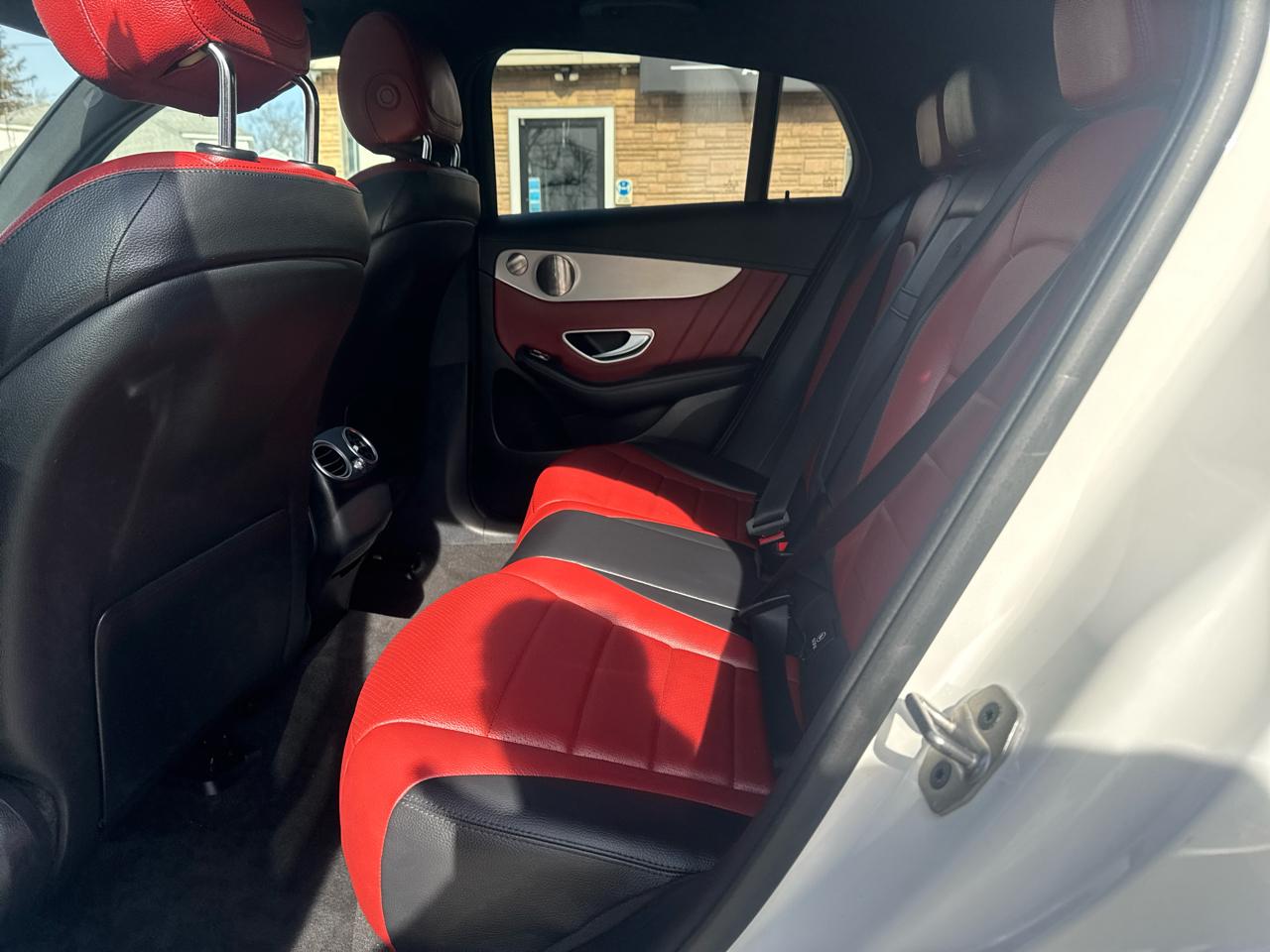 Mercedes-Benz GLC  2023