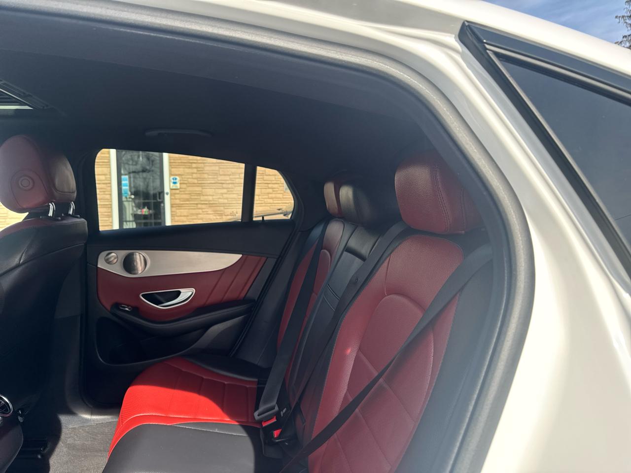 Mercedes-Benz GLC  2023