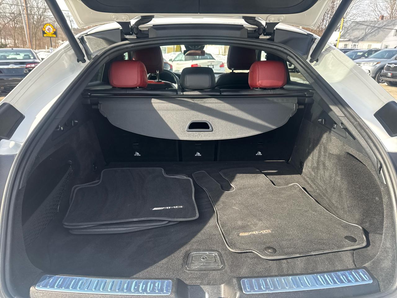 Mercedes-Benz GLC  2023