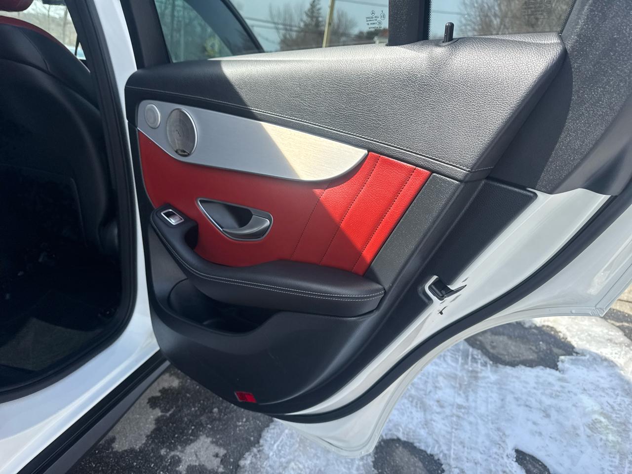 Mercedes-Benz GLC  2023