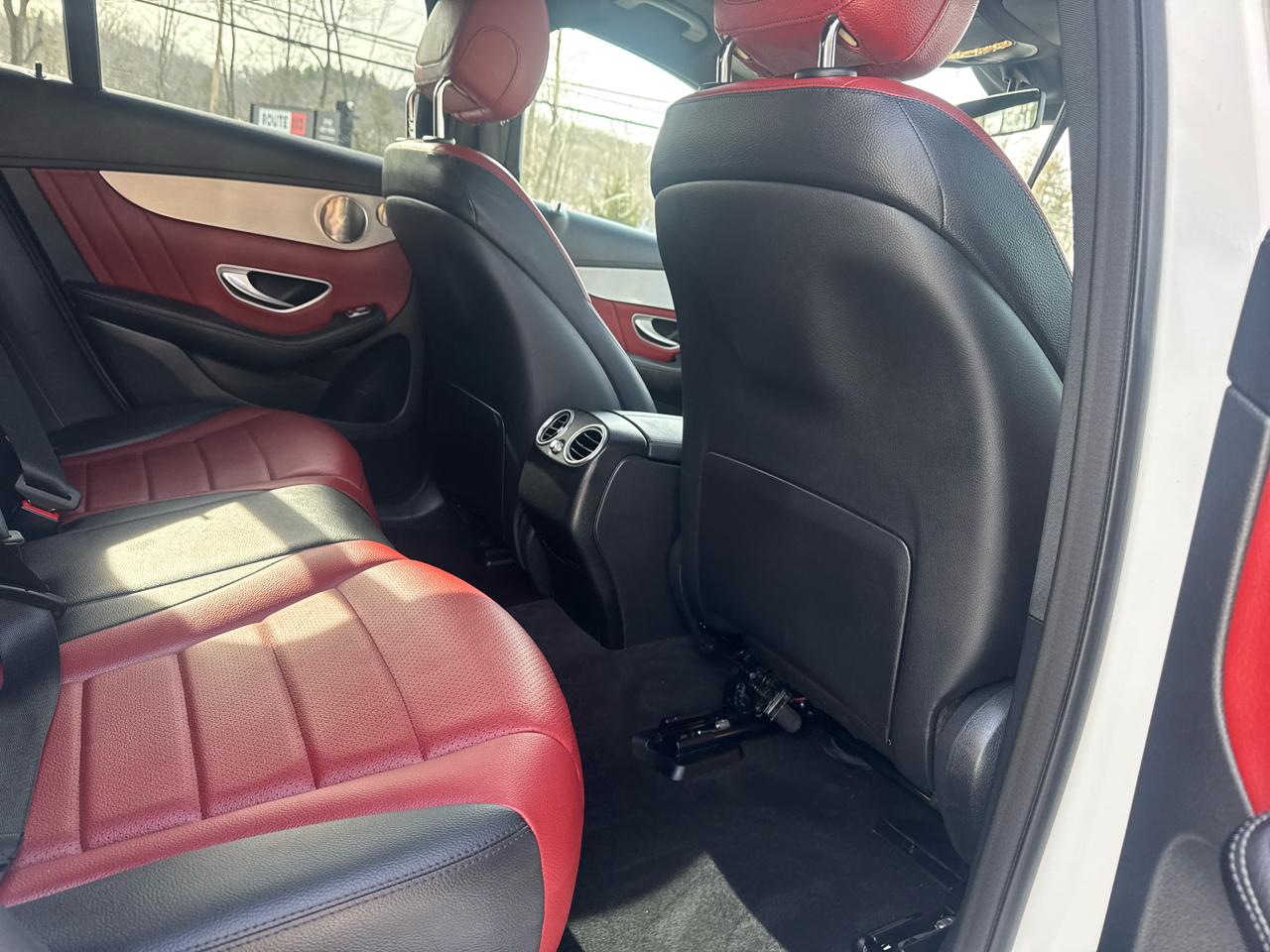 Mercedes-Benz GLC  2023