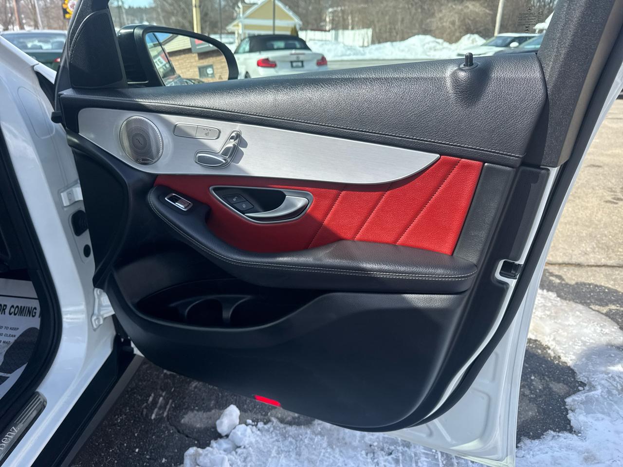 Mercedes-Benz GLC  2023