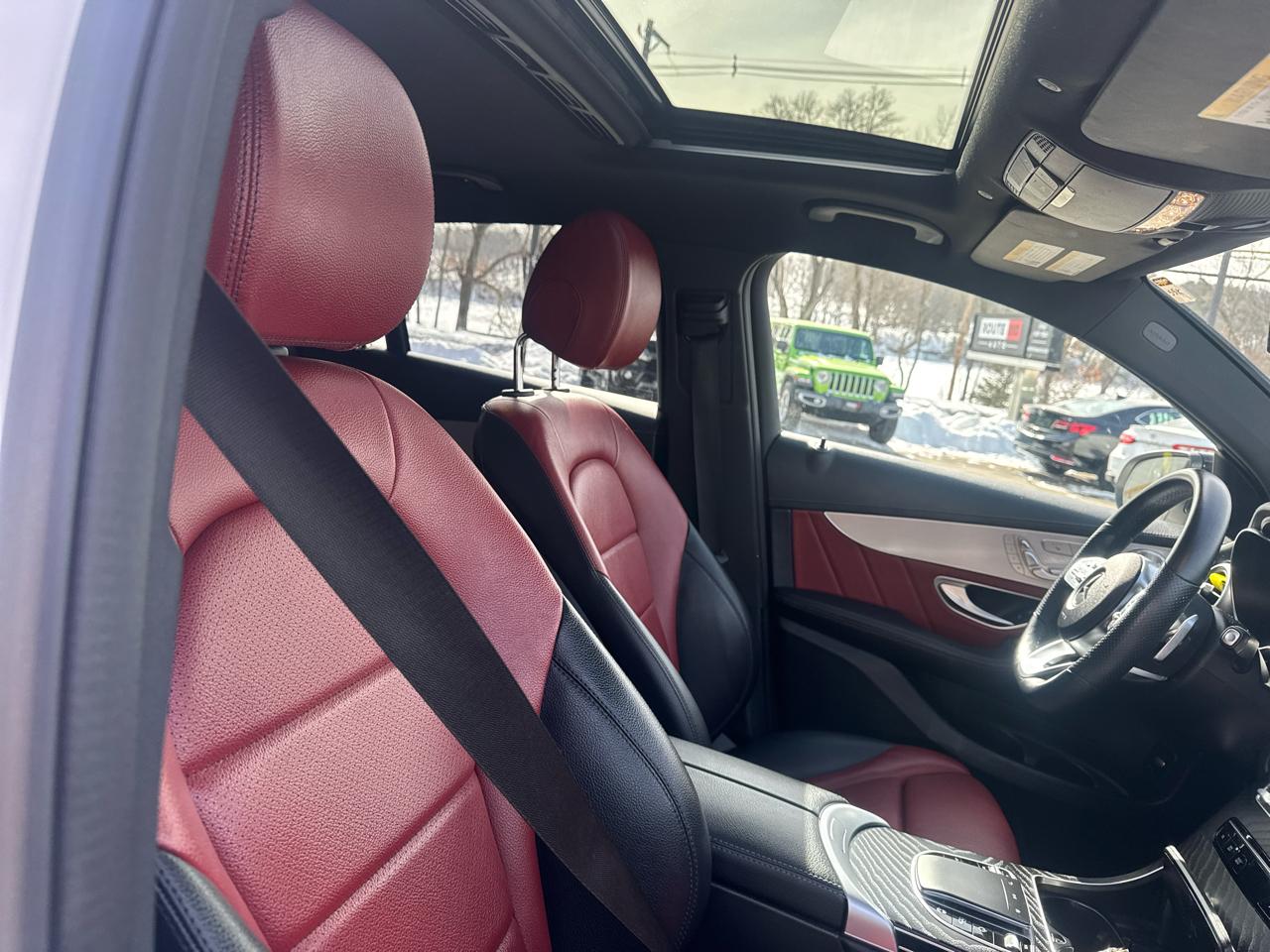 Mercedes-Benz GLC  2023