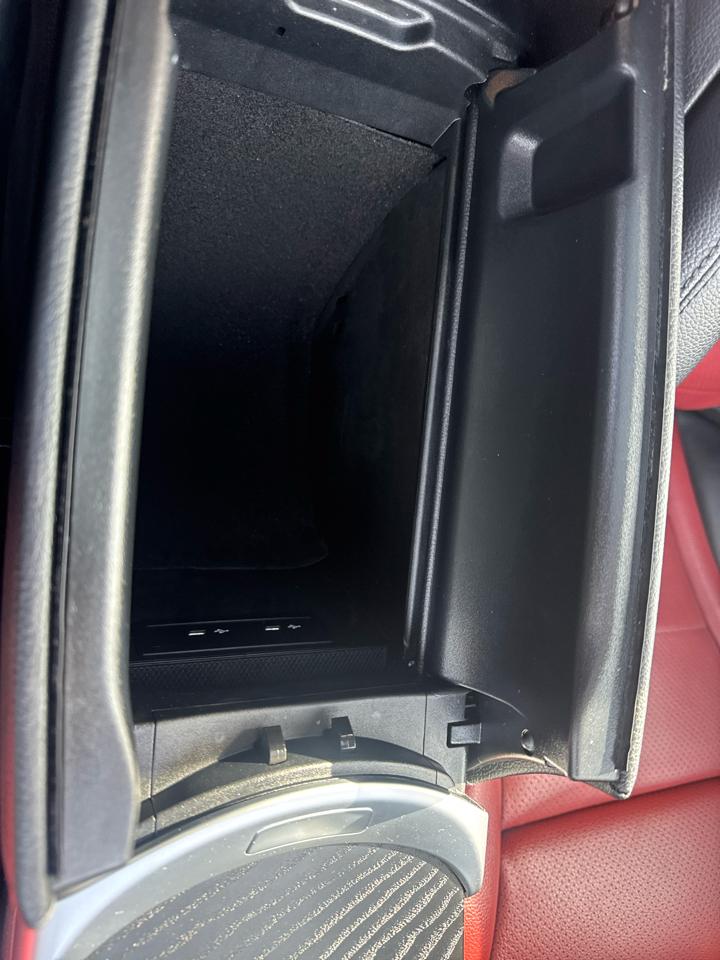 Mercedes-Benz GLC  2023