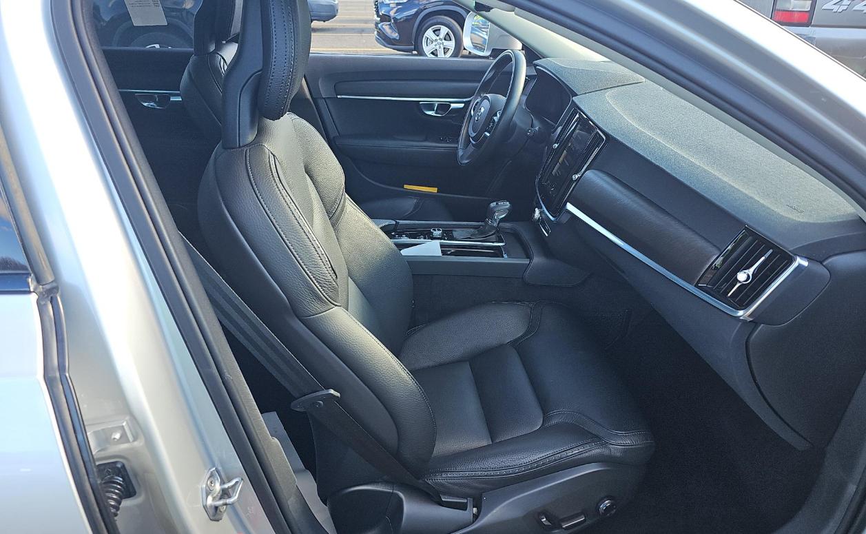 Volvo V90 Cross Country  2017