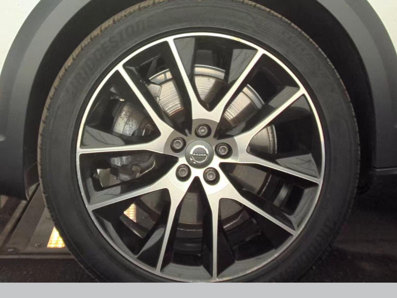 Volvo V90 Cross Country  2017