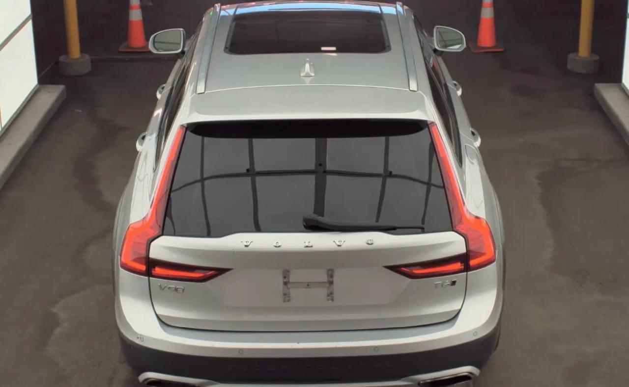 Volvo V90 Cross Country  2017