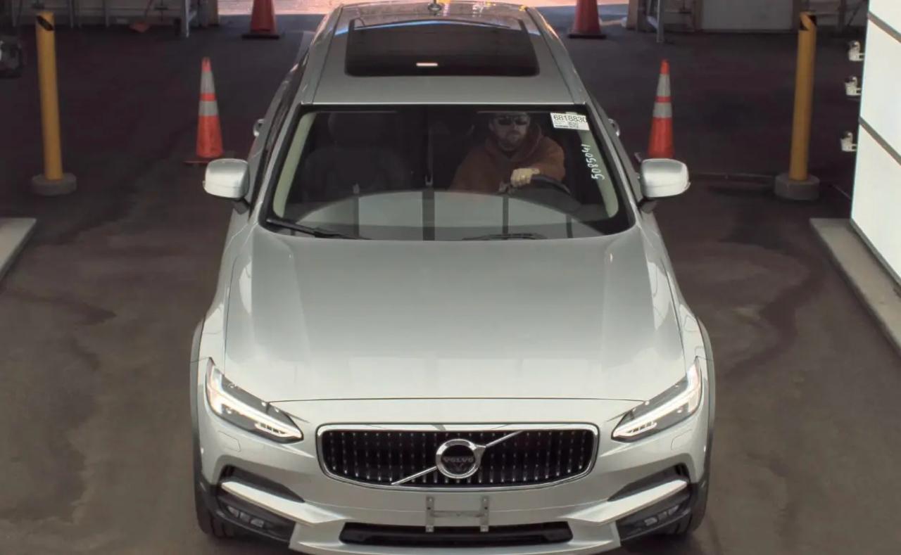 Volvo V90 Cross Country  2017