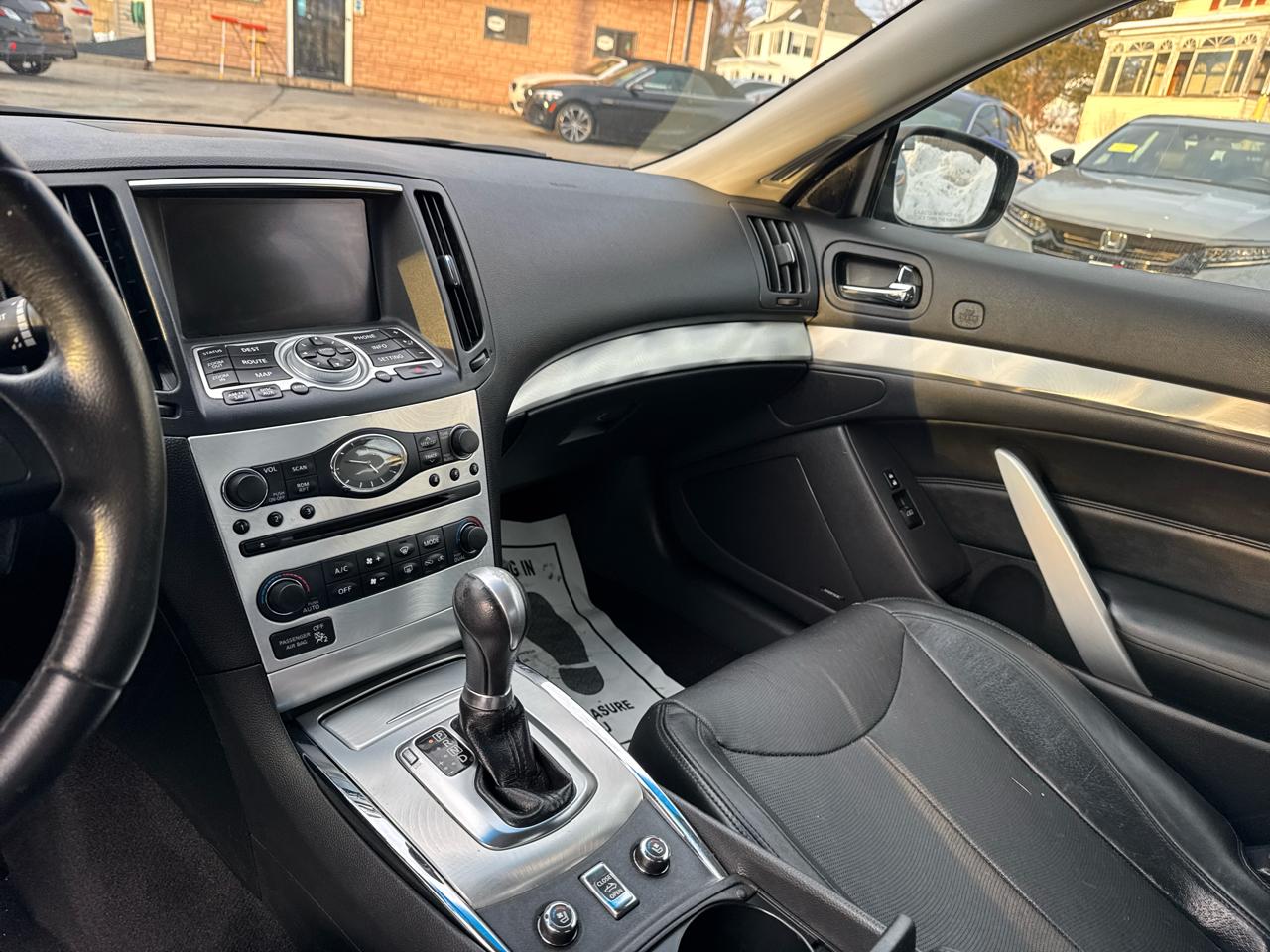 Infiniti Q60 Convertible  2014