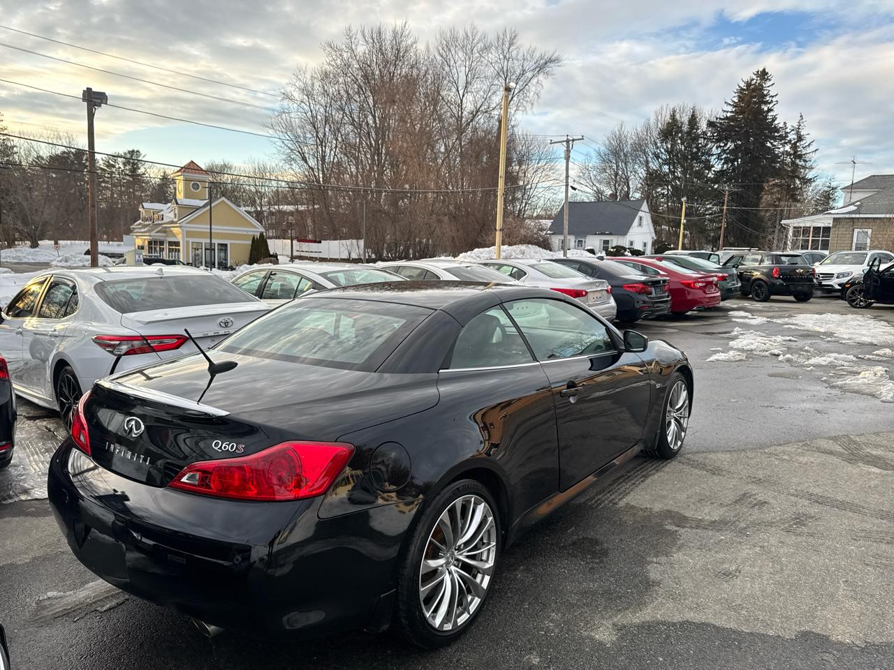 Infiniti Q60 Convertible  2014