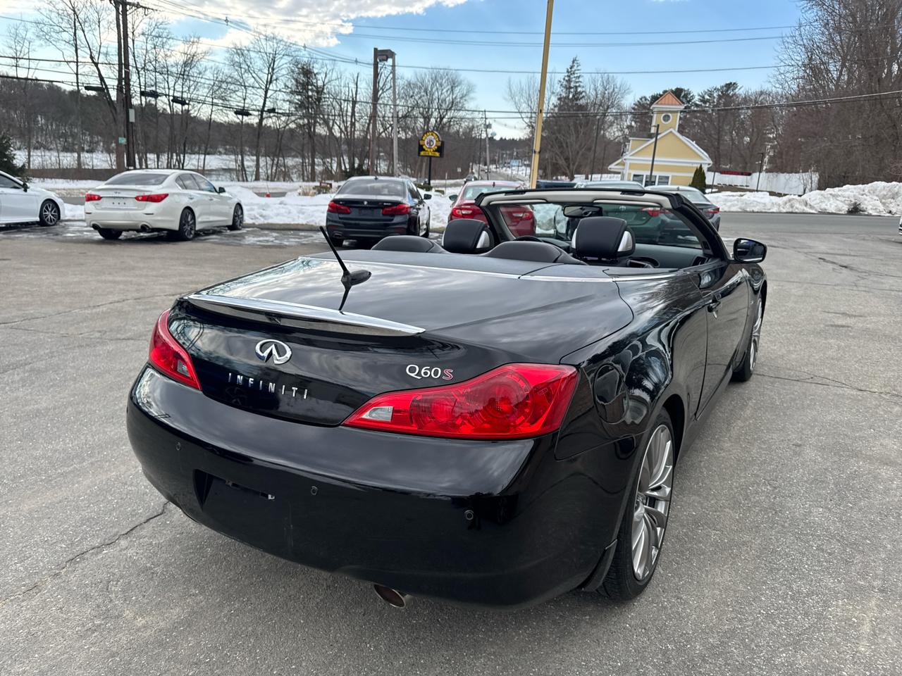 Infiniti Q60 Convertible  2014