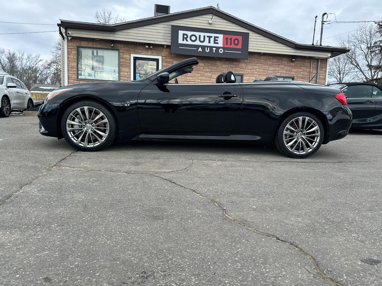 Infiniti Q60 Convertible  2014