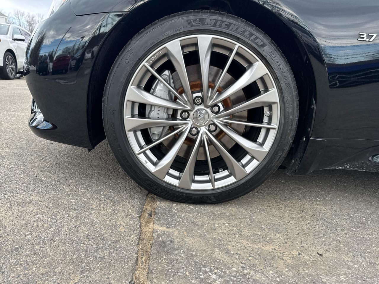 Infiniti Q60 Convertible  2014