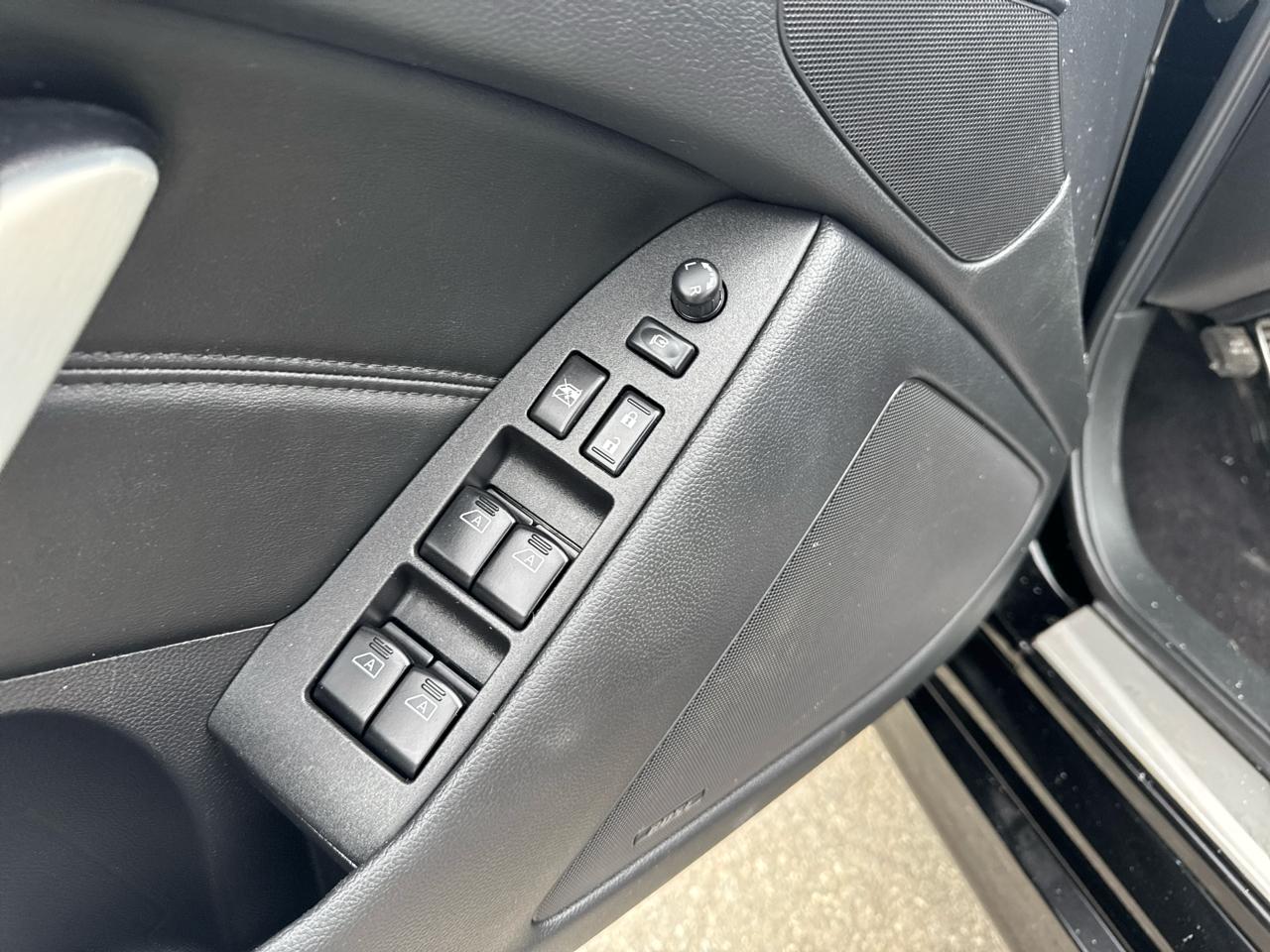 Infiniti Q60 Convertible  2014