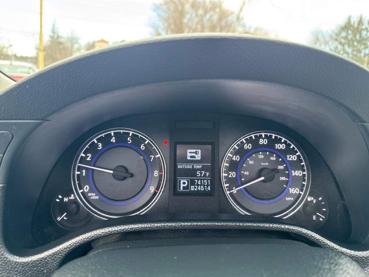 Infiniti Q60 Convertible  2014