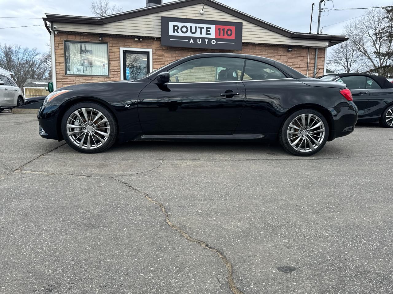 Infiniti Q60 Convertible  2014