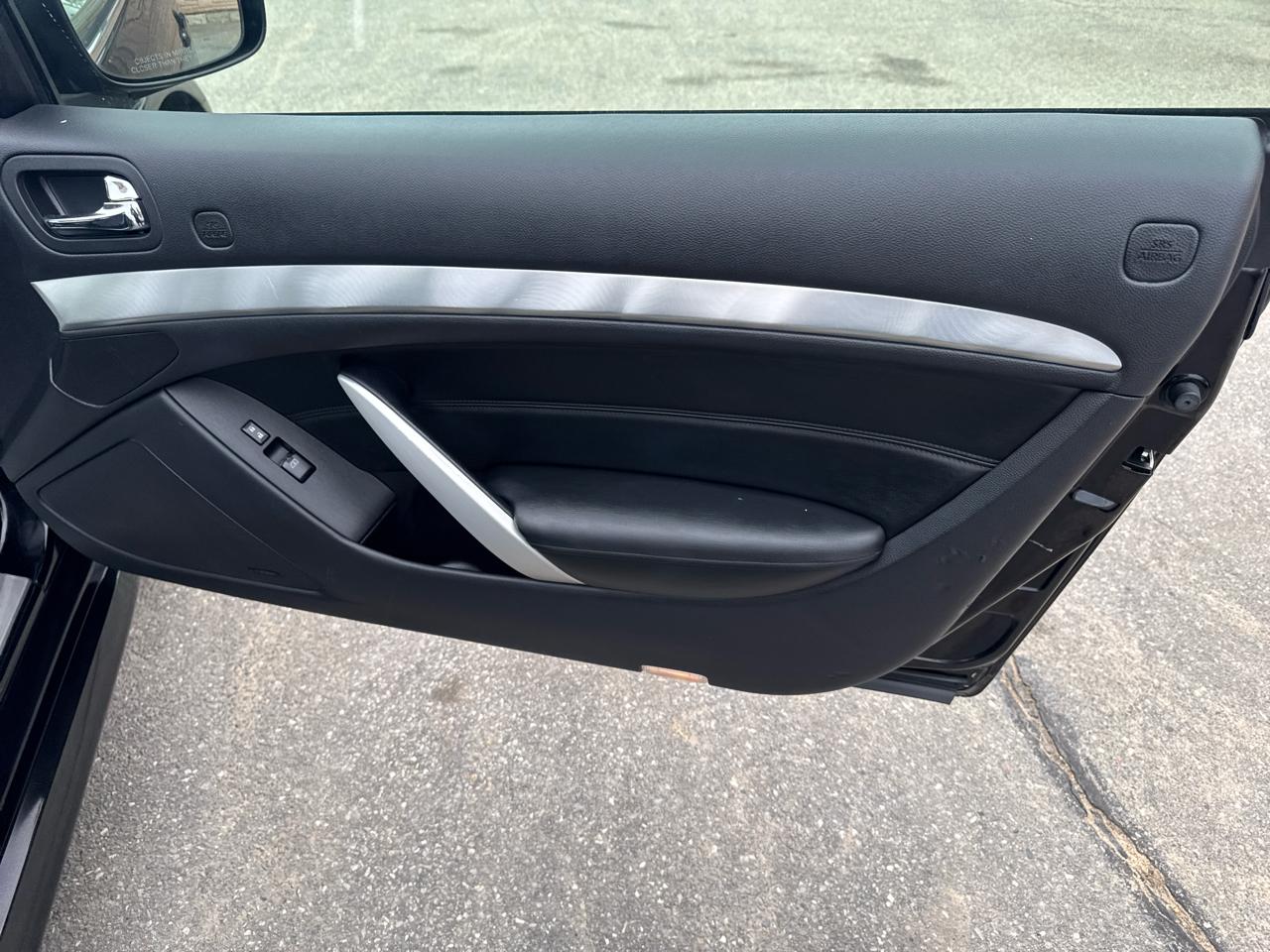 Infiniti Q60 Convertible  2014