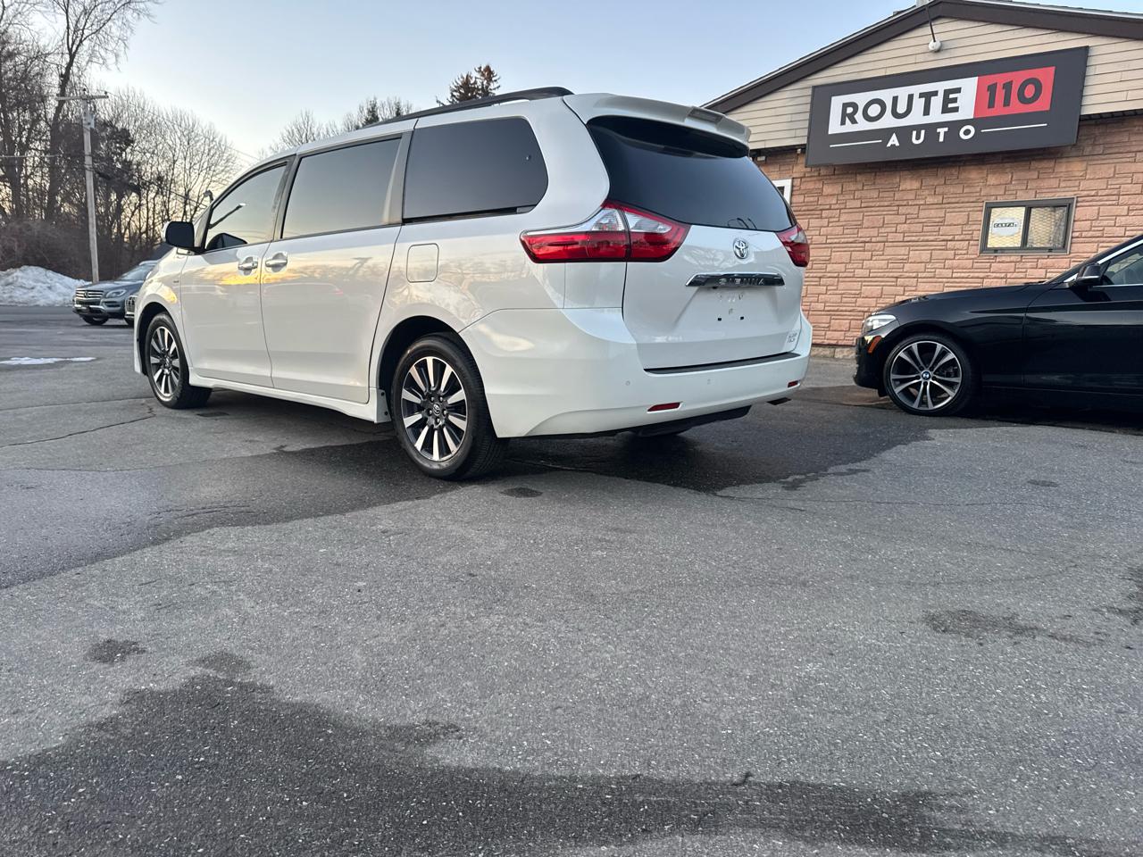 Toyota Sienna  2019