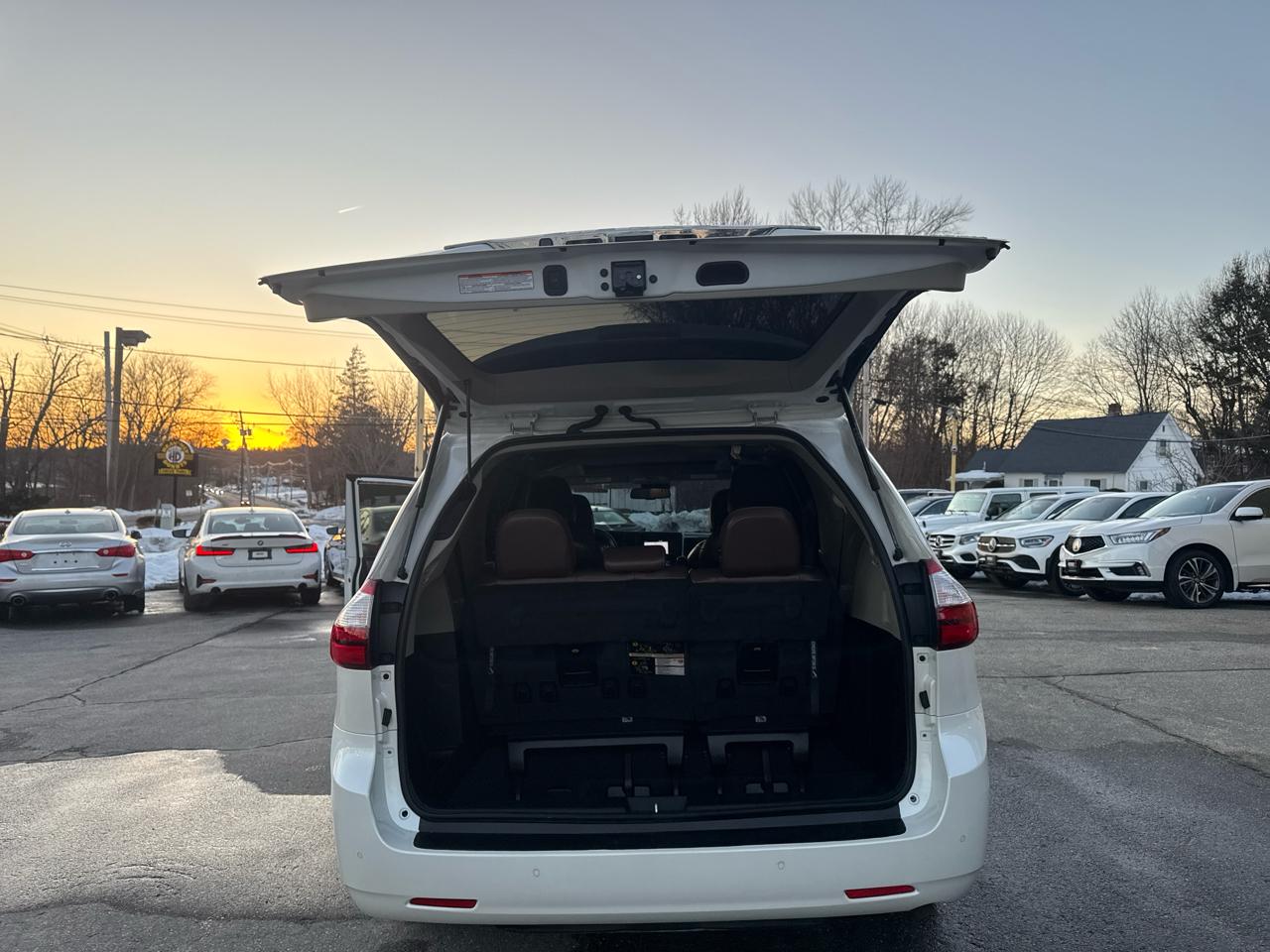 Toyota Sienna  2019