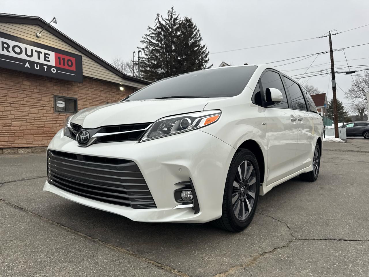 2018 Toyota Sienna XLE Premium 7 passanger