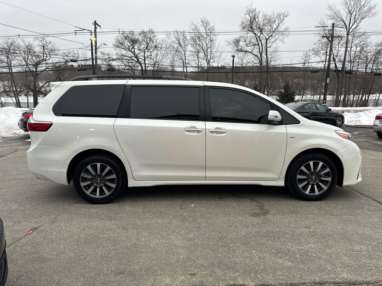 Toyota Sienna  2018