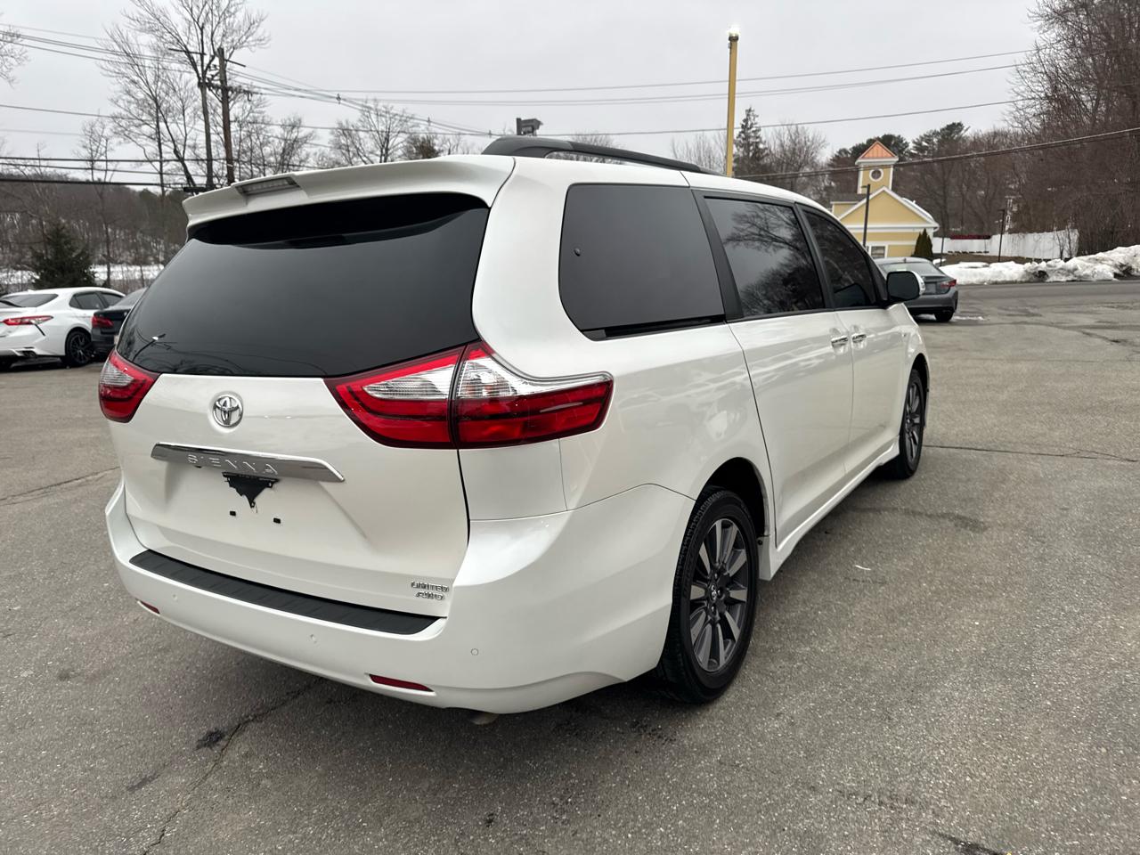 Toyota Sienna  2018