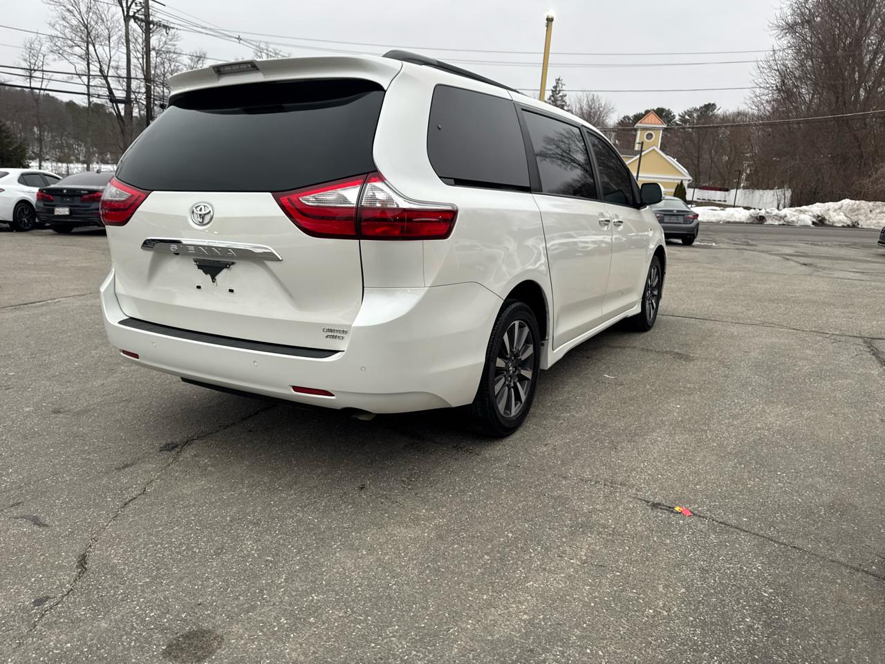 Toyota Sienna  2018