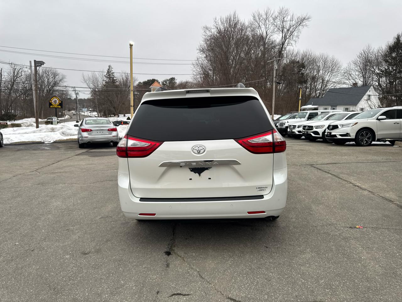 Toyota Sienna  2018