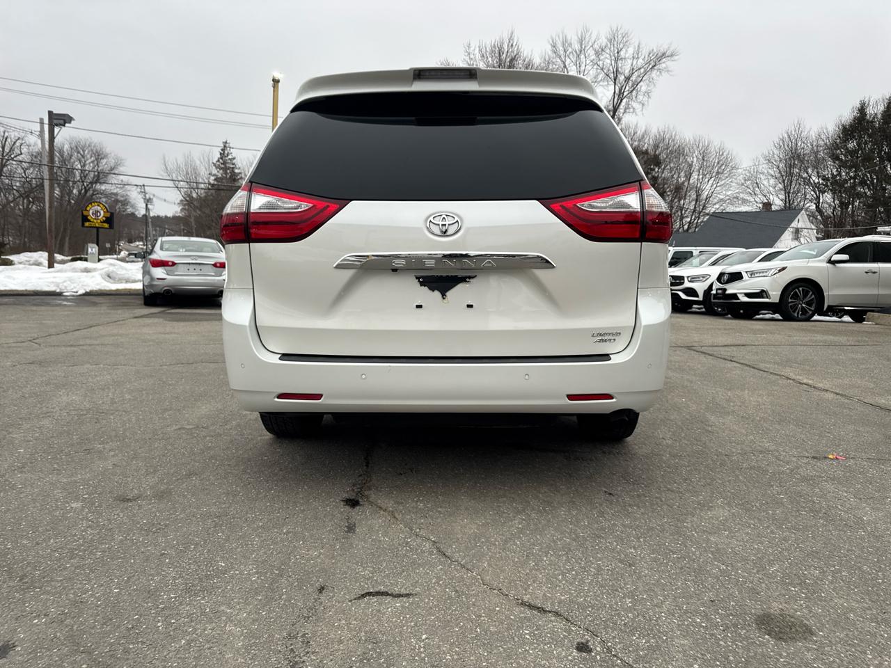 Toyota Sienna  2018