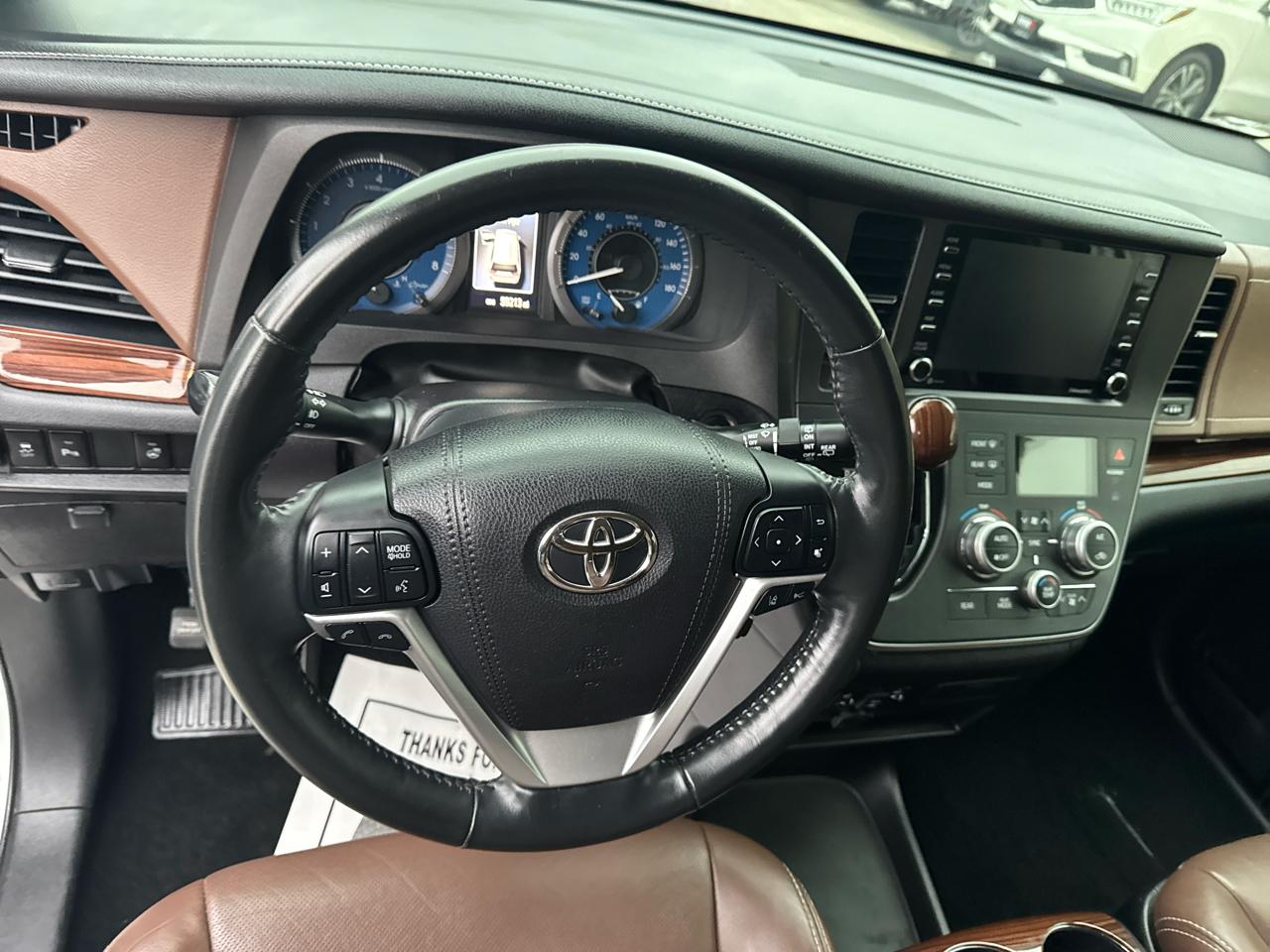 Toyota Sienna  2018