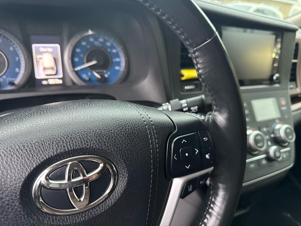 Toyota Sienna  2018