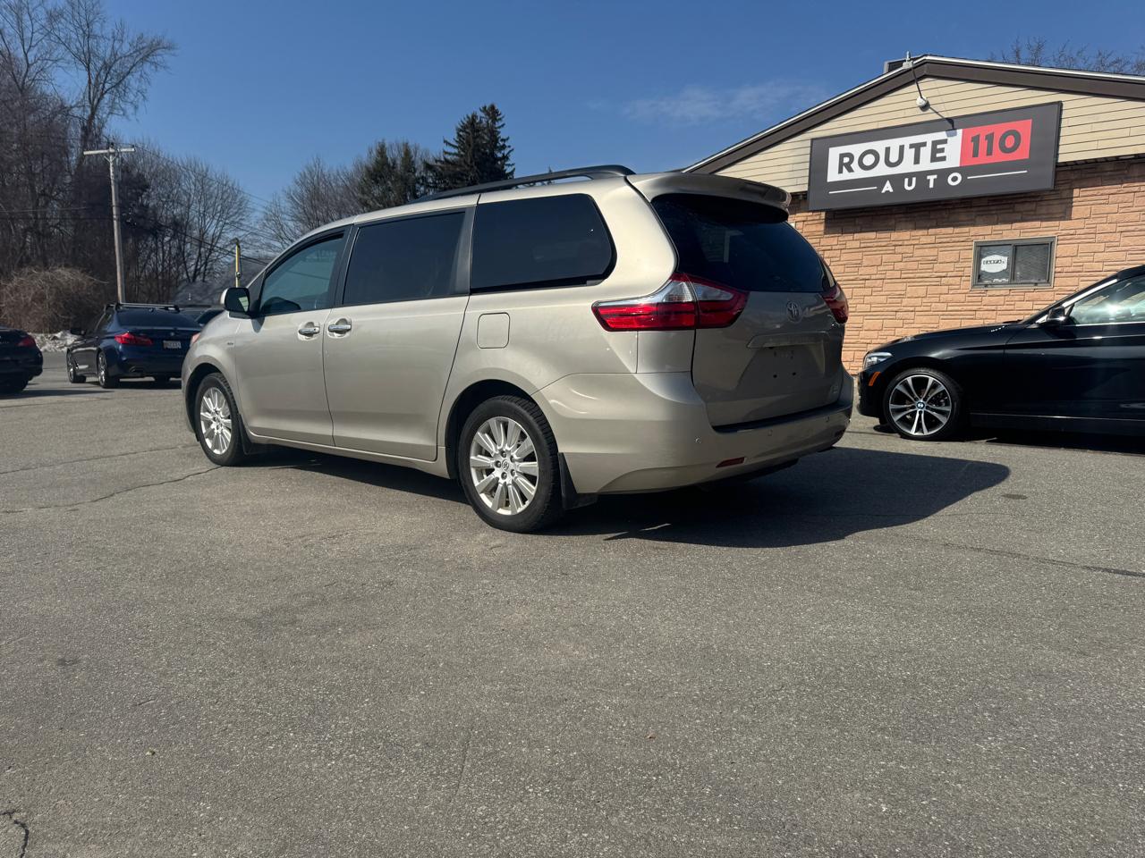 Toyota Sienna  2017
